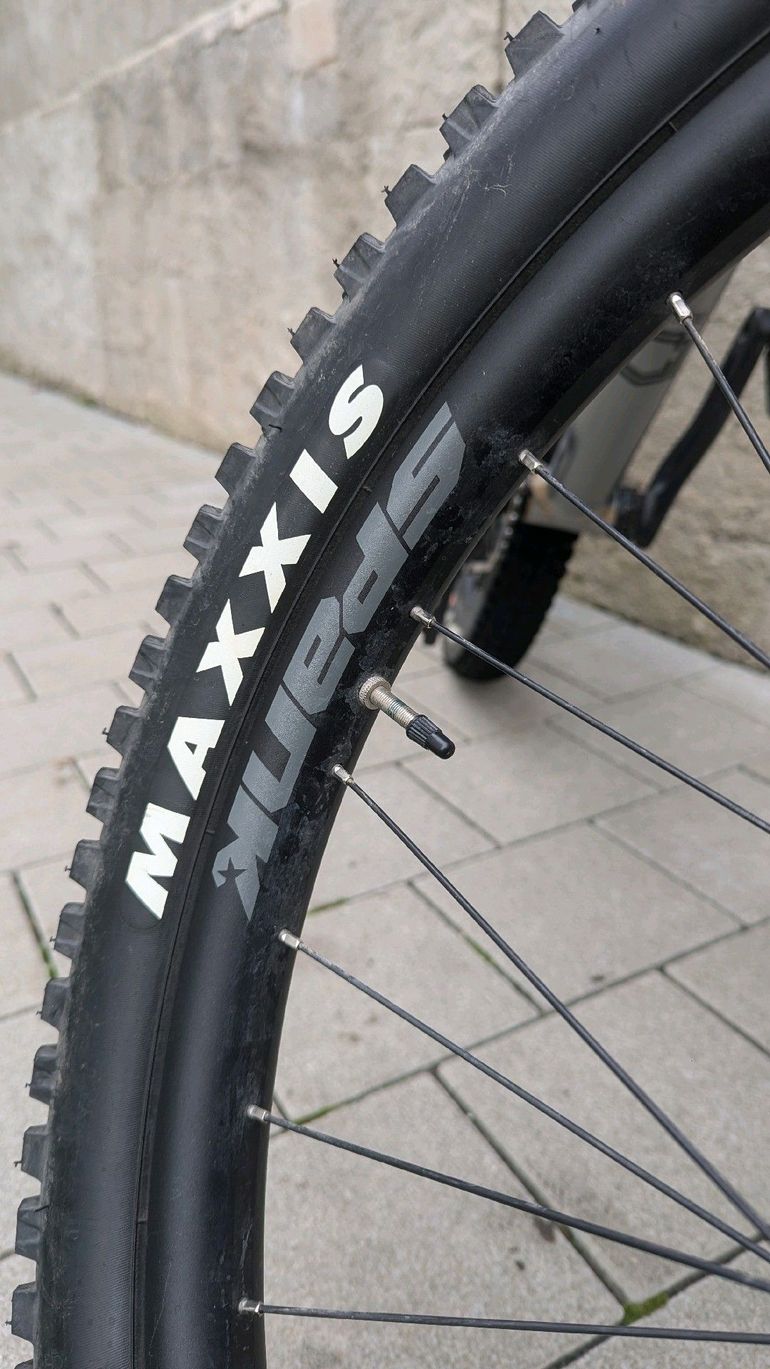 Used Commencal META HT AM ESSENTIAL 2021 2021 Mountainbike, Light Gray, 27.5 — image 4 of 33