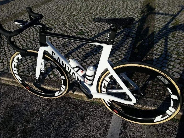 Used Canyon Aeroad CF SLX 8 Disc AXS 2021 2021 Road & Gravel — image 1 of 3