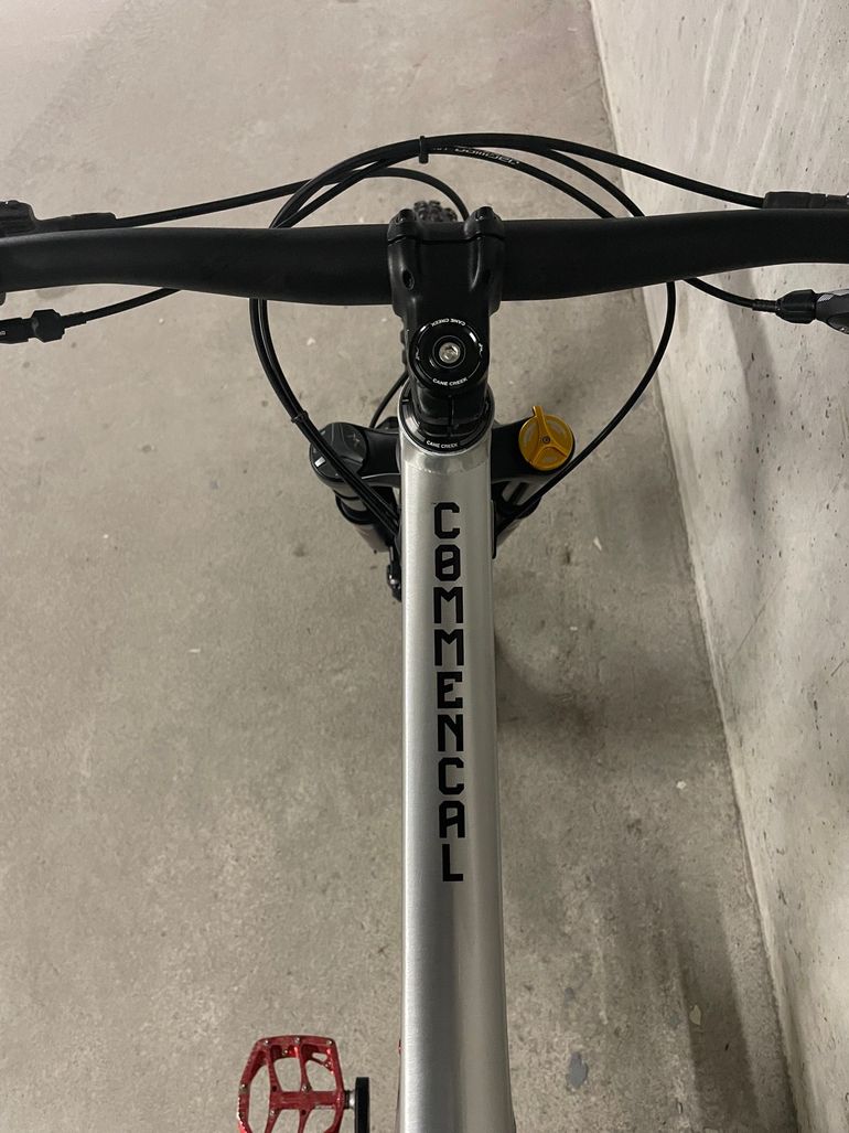 Used Commencal META TR V4 Brushed 2024 Mountainbike, Light Gray — image 14 of 19