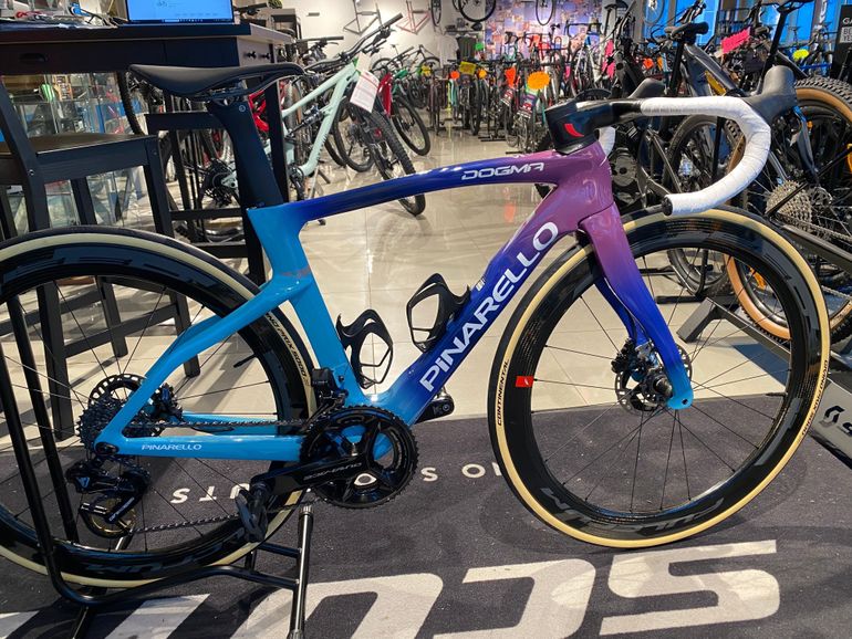 Used Pinarello DOGMA F DURA ACE Di2 Disc 2023 2023 Road & Gravel, Red — image 2 of 3