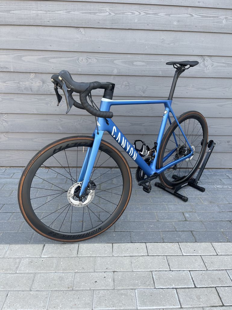 Used Canyon Ultimate CF SL 8 Disc 2022 Road & Gravel — image 13 of 14