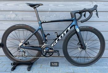 Used Scott SCOTT Addict RC 10 2021 Road & Gravel, Blue — image 1 of 3