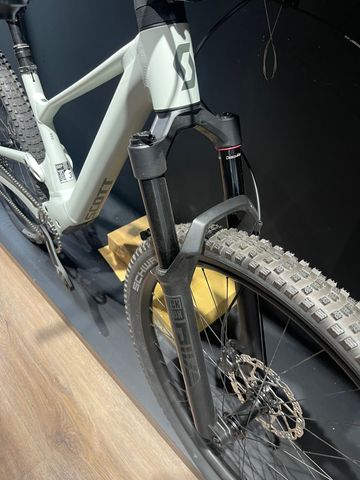 Used Scott Spark 950 2023 2023 Mountainbike, White, 29 — image 4 of 5