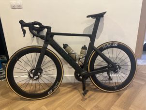 Canyon - Aeroad CFR Di2 2024, 2024