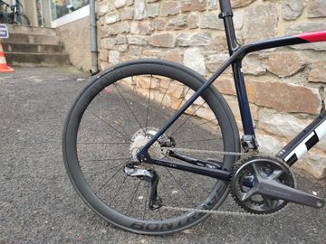 Used Trek Emonda SLR 7 2022 Road & Gravel, Red — image 2 of 4