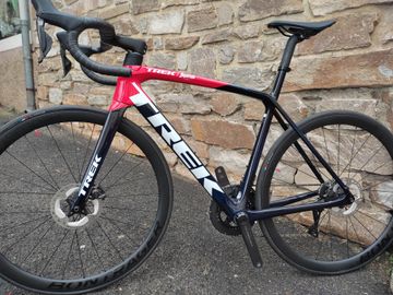Used Trek Emonda SLR 7 2022 Road & Gravel, Red — image 3 of 4