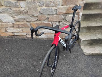 Used Trek Emonda SLR 7 2022 Road & Gravel, Red — image 4 of 4