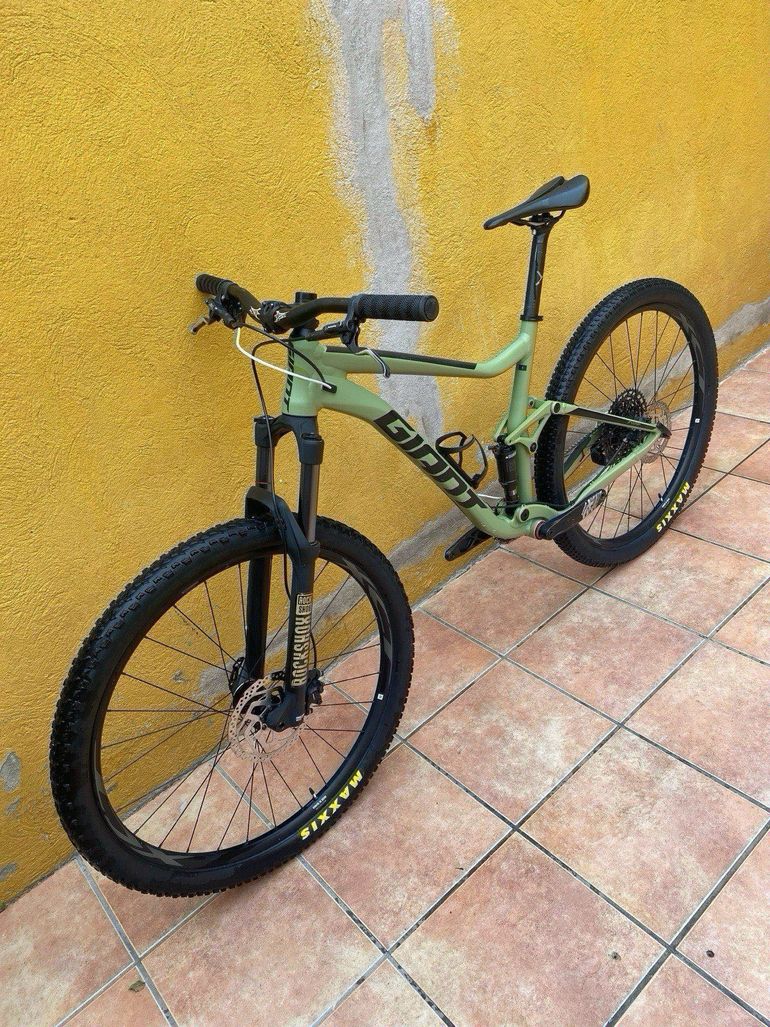 Giant Stance 29 1 pou ity v LG Black Friday nabidky buycycle CZ