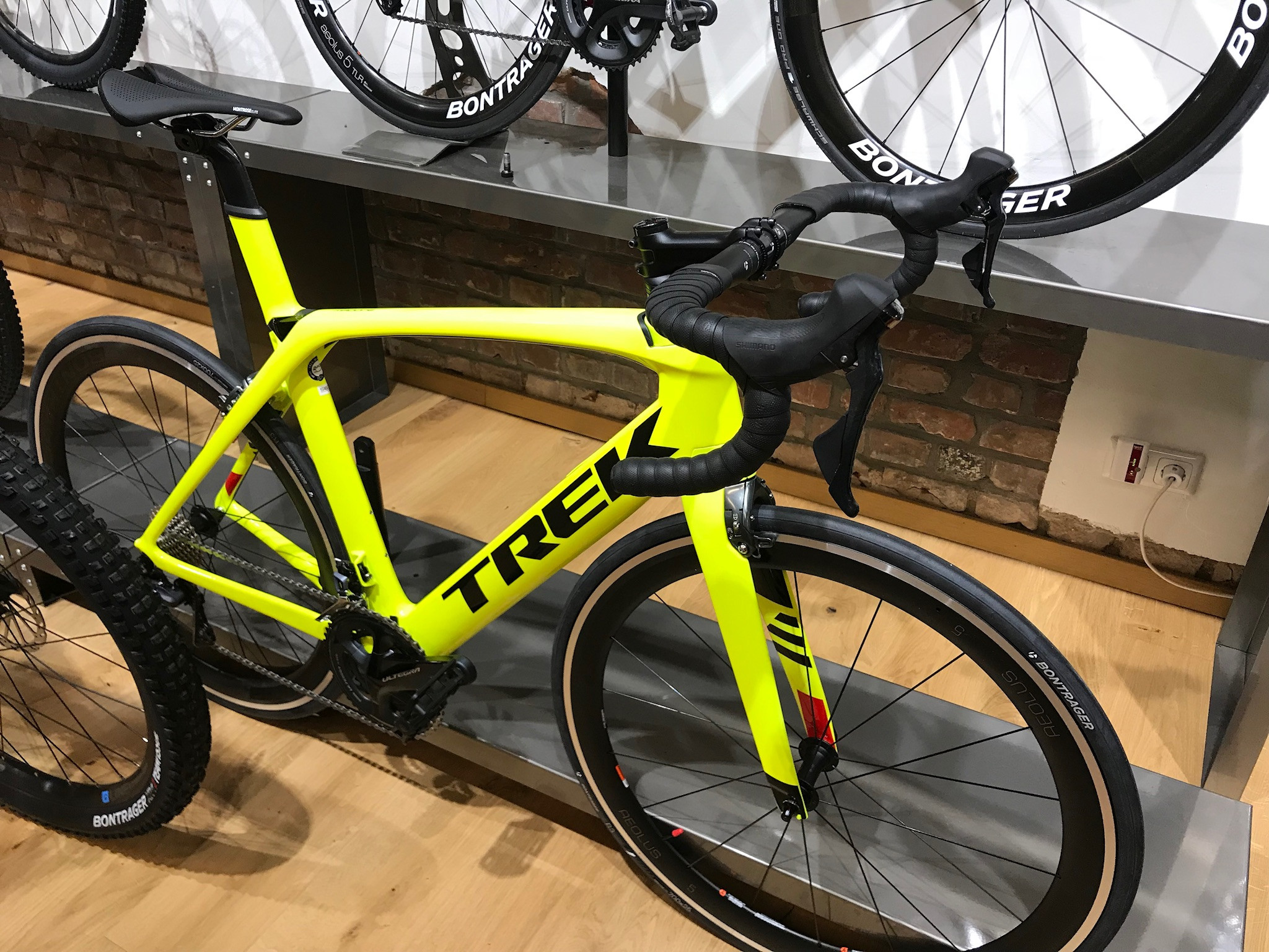 Trek madone 9 discount 2018