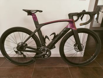Used Trek Madone SLR 6 Disc 2019 2019 Road & Gravel, Black — image 1 of 4