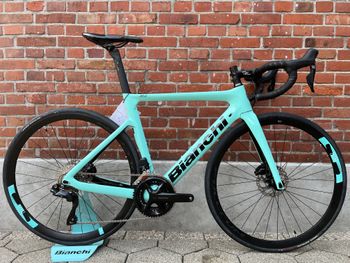 Used Bianchi Aria Disc Carbon 2023 Road & Gravel, Green — image 1 of 13