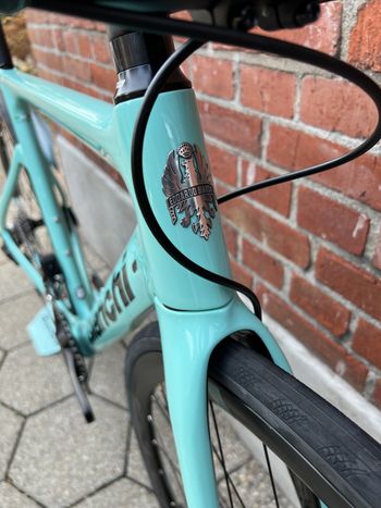 Used Bianchi Aria Disc Carbon 2023 Road & Gravel, Green — image 12 of 13