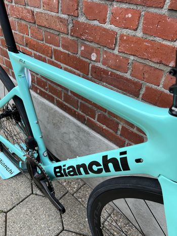 Used Bianchi Aria Disc Carbon 2023 Road & Gravel, Green — image 4 of 13