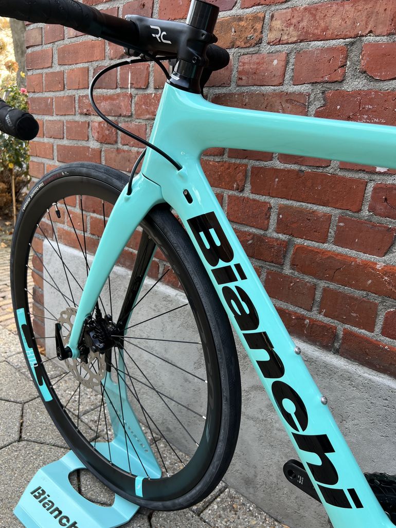 Used Bianchi Aria Disc Carbon 2023 Road & Gravel, Green — image 7 of 13