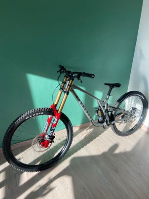 Commencal - SUPREME DH OHLINS EDITION 2022, 2022