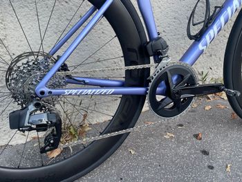 Used Specialized Tarmac SL8 Expert 2024 2024 Road & Gravel, Morado — image 12 of 16
