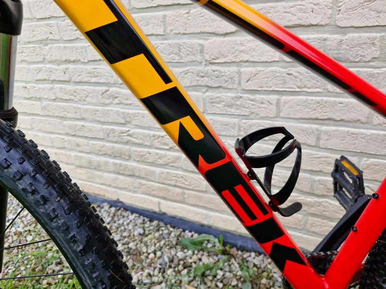 Used Trek Marlin 7 2022 Mountainbike, Red — image 14 of 23