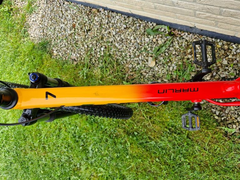 Used Trek Marlin 7 2022 Mountainbike, Red — image 3 of 23