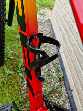 Used Trek Marlin 7 2022 Mountainbike, Red — image 13 of 23