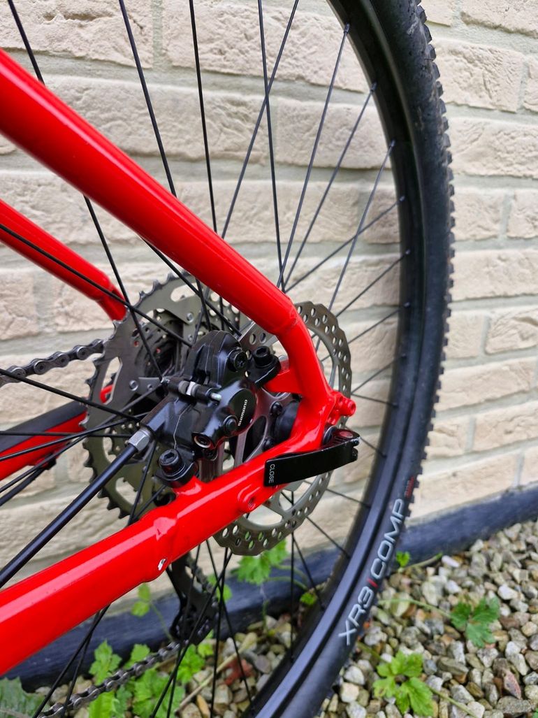 Used Trek Marlin 7 2022 Mountainbike, Red — image 9 of 23