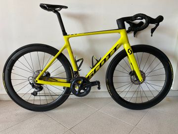 Scott Addict RC 30 2021 2021 Road & Gravel usato, Arancione — immagine 1 di 9
