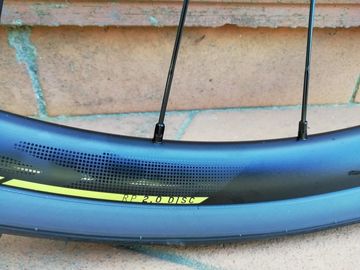 Scott Addict RC 30 2021 2021 Road & Gravel usato, Arancione — immagine 7 di 9