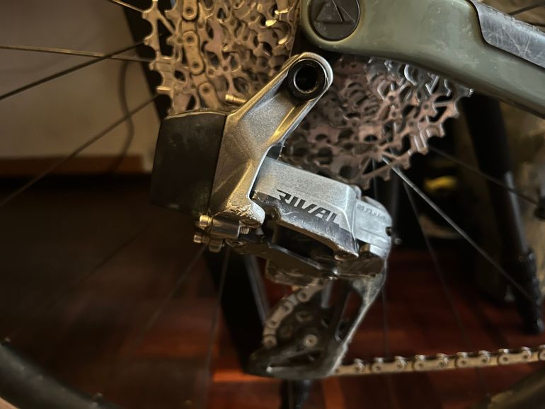 Used Canyon Grizl CF SL 7 eTap 2023 2023 Road & Gravel, Green — image 2 of 5