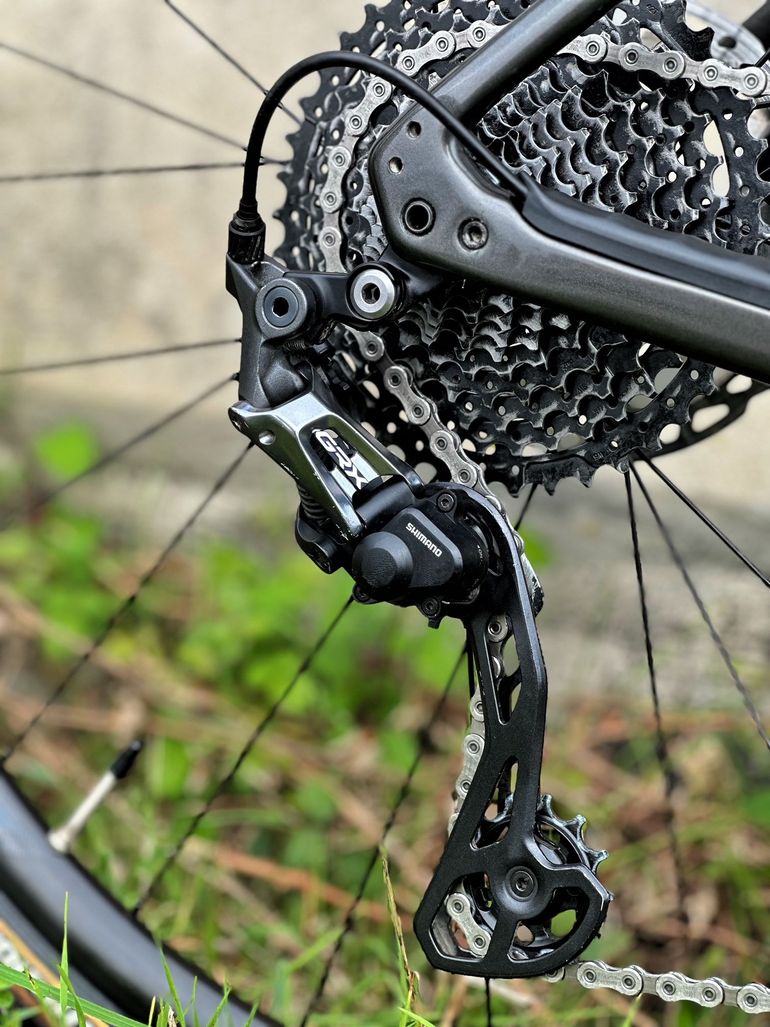 Used Specialized Diverge Sport Carbon 2021 2021 Road & Gravel, Light Gray — image 10 of 16