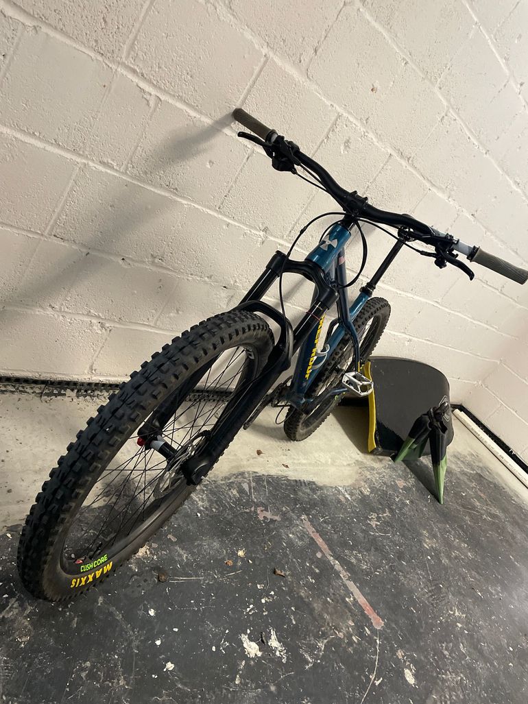 Nukeproof Scout 275 Sport used in L buycycle