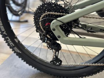 Gebrauchtes Riese & Müller Superdelite mountain touring 2023 2023 Mountainbike, Schwarz, 27.5 — Bild 4 von 15