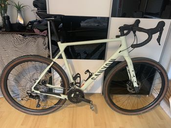 Used Canyon Grizl 6 2022 Road & Gravel, Green — image 1 of 3
