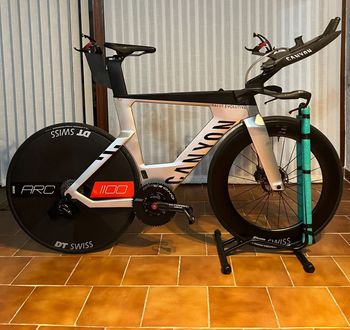Used Canyon Speedmax CFR Disc Di2 2024 2024 Road & Gravel — image 1 of 4
