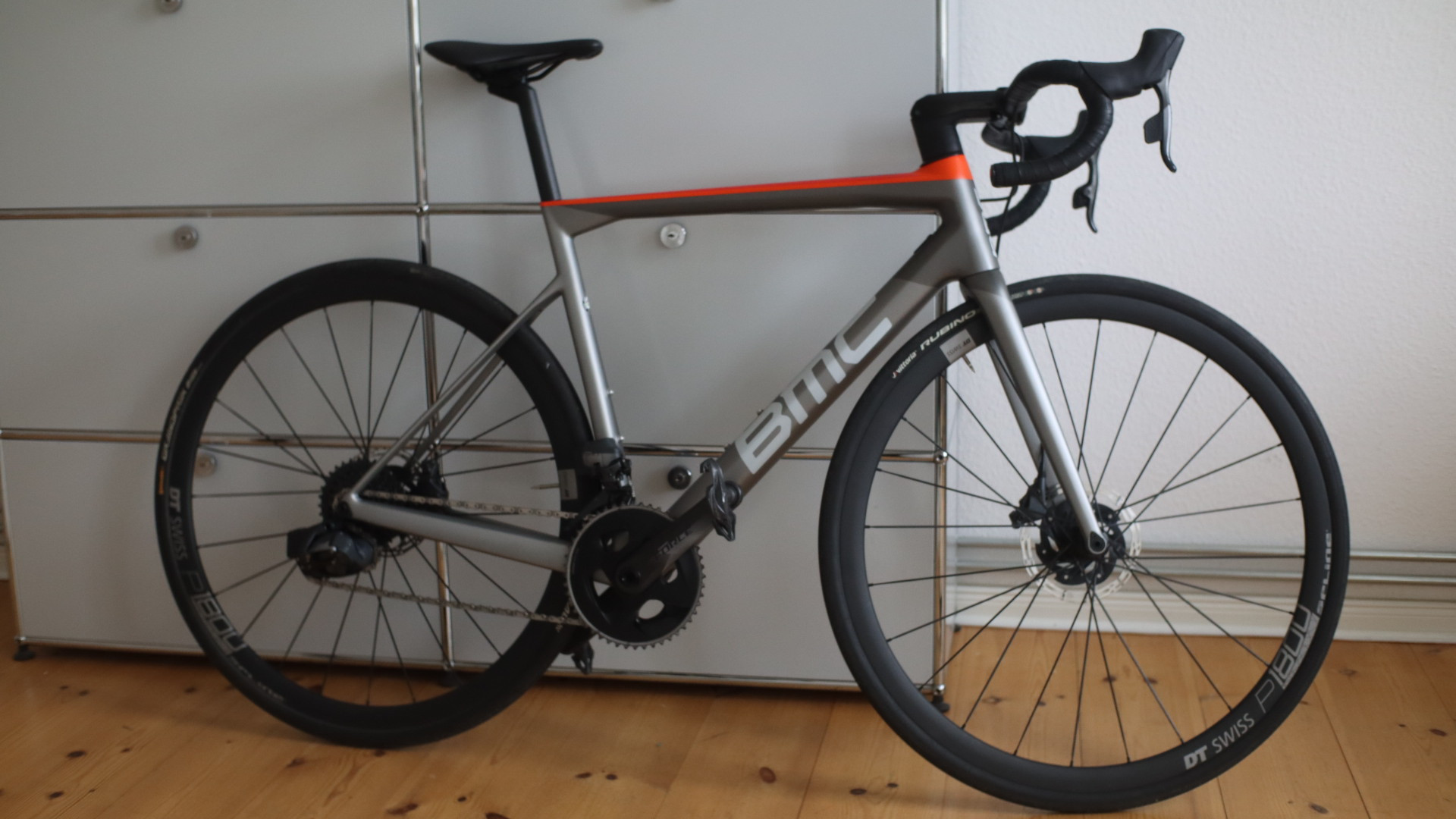 teammachine slr02 disc one 2020