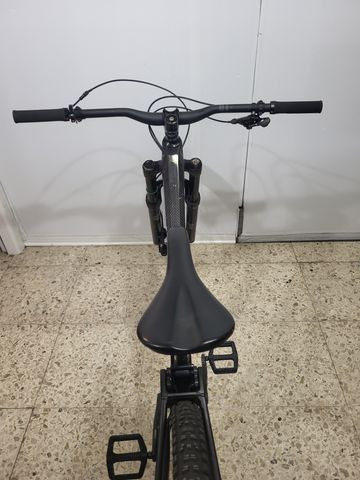 Used Santa Cruz Pedroni Enduro Mate Racer 2023 Mountainbike, Black — image 8 of 12