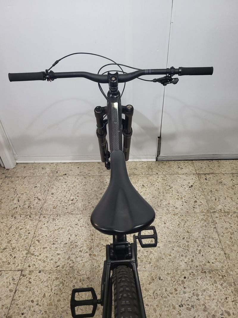 Used Santa Cruz Pedroni Enduro Mate Racer 2023 Mountainbike, Black — image 8 of 12