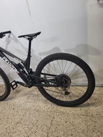 Used Santa Cruz Pedroni Enduro Mate Racer 2023 Mountainbike, Black — image 4 of 12