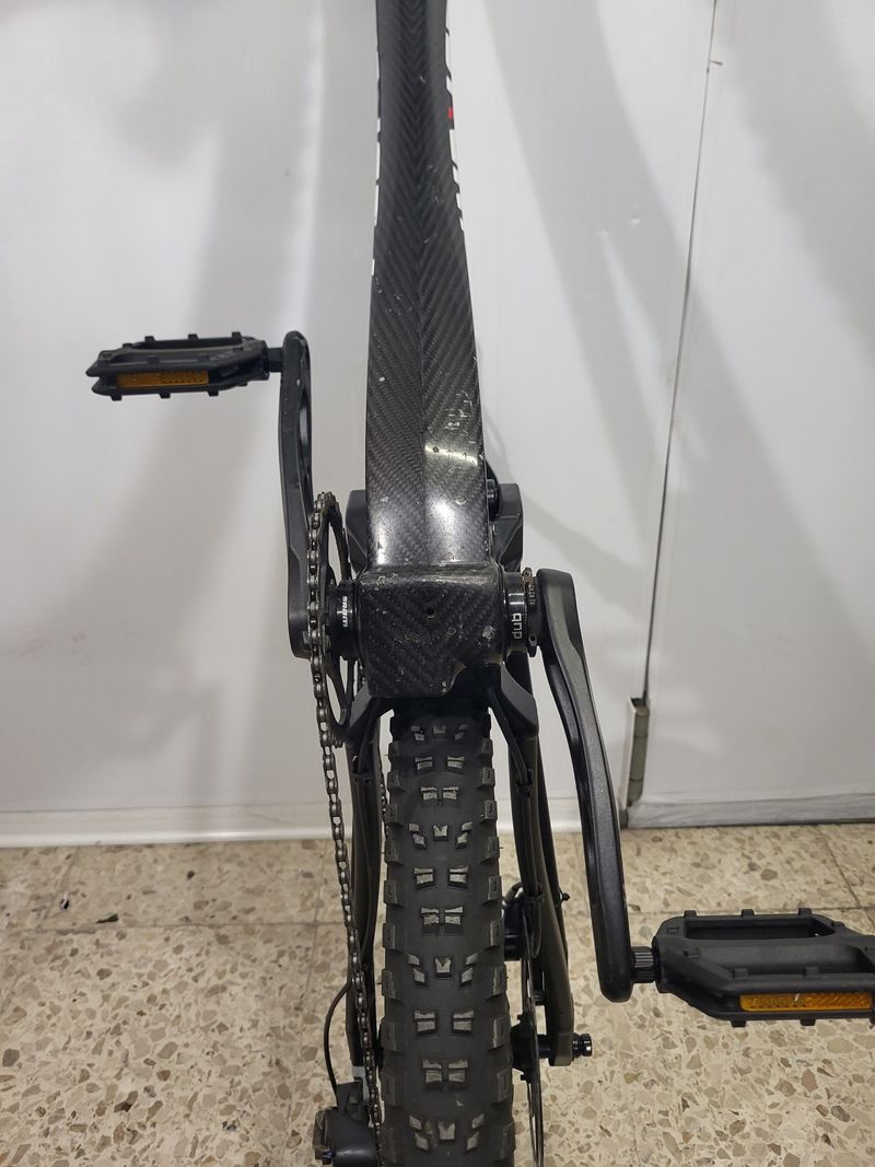 Used Santa Cruz Pedroni Enduro Mate Racer 2023 Mountainbike, Black — image 10 of 12