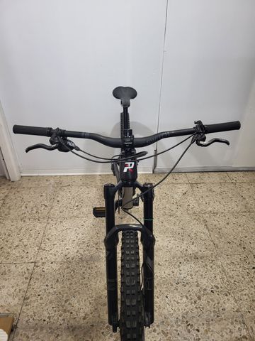 Used Santa Cruz Pedroni Enduro Mate Racer 2023 Mountainbike, Black — image 9 of 12