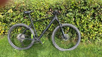 Used Sensa Alura 2022 Mountainbike, Black — image 1 of 8