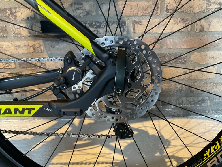 Used Giant Talon 1 2021 Mountainbike, Black — image 8 of 19