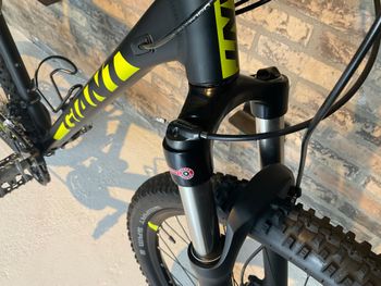 Used Giant Talon 1 2021 Mountainbike, Black — image 5 of 19