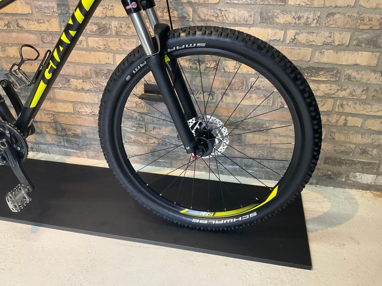Used Giant Talon 1 2021 Mountainbike, Black — image 17 of 19