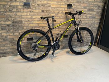 Used Giant Talon 1 2021 Mountainbike, Black — image 14 of 19