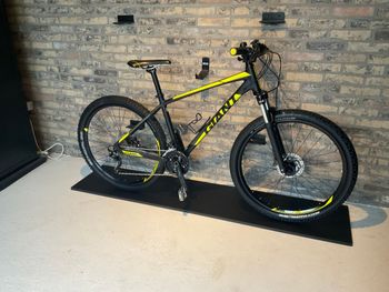 Used Giant Talon 1 2021 Mountainbike, Black — image 4 of 19