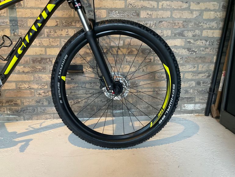 Used Giant Talon 1 2021 Mountainbike, Black — image 16 of 19