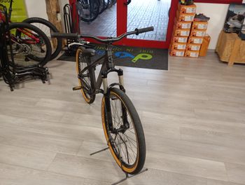 Used Kellys WHIP 30 2021 2021 Mountainbike, Black, 26 — image 3 of 4