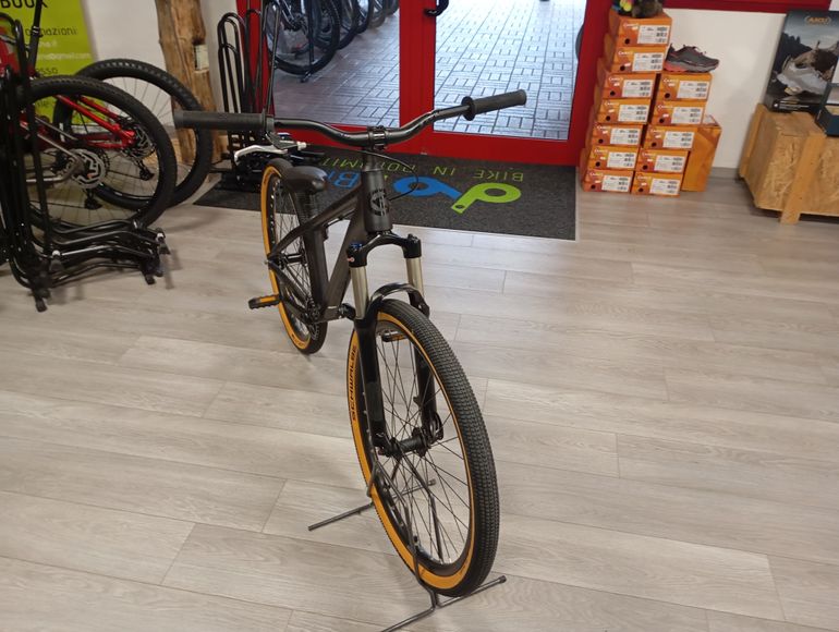 Used Kellys WHIP 30 2021 2021 Mountainbike, Black, 26 — image 3 of 4
