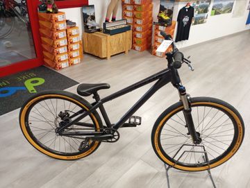 Used Kellys WHIP 30 2021 2021 Mountainbike, Black, 26 — image 1 of 4