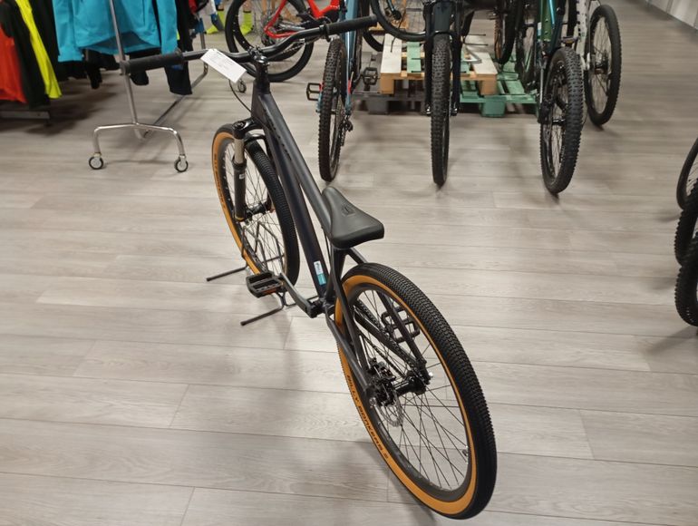 Used Kellys WHIP 30 2021 2021 Mountainbike, Black, 26 — image 2 of 4