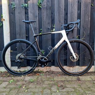 Giant - Defy Advanced Pro 1 2024, 2024